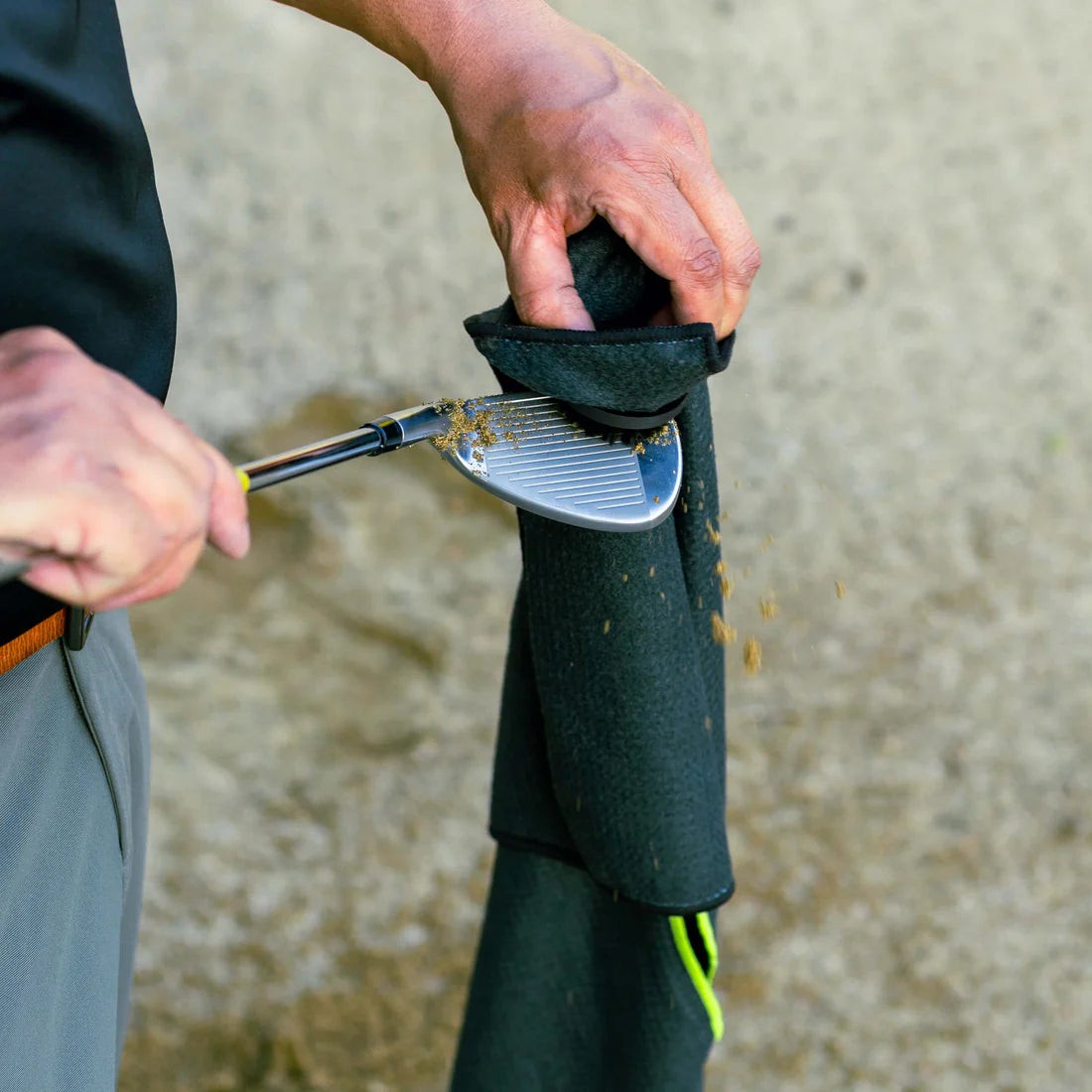 Pocket Brush Towel | Charcoal | Golf Club Brush Towel